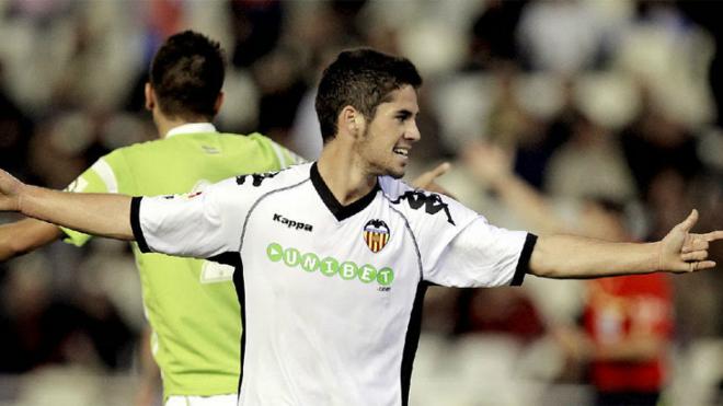 Isco Alarcón con el Valencia CF ante el Logroñés (Foto: Valencia CF)