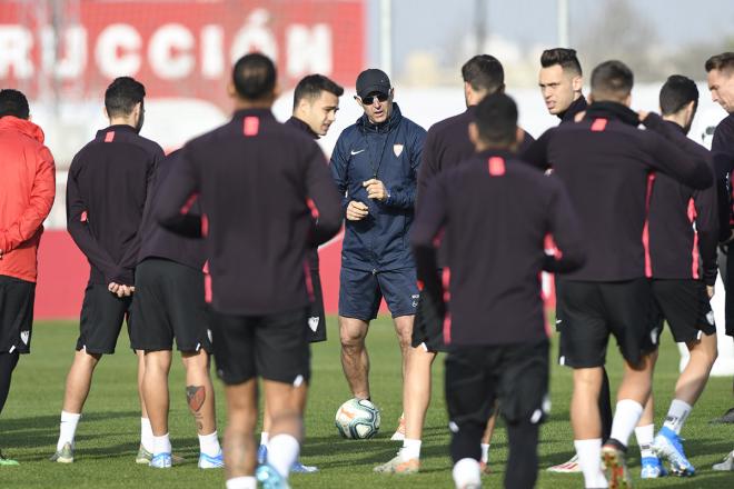Imagen de un entrenamiento del Sevilla FC (Foto: Kiko Hurtado).