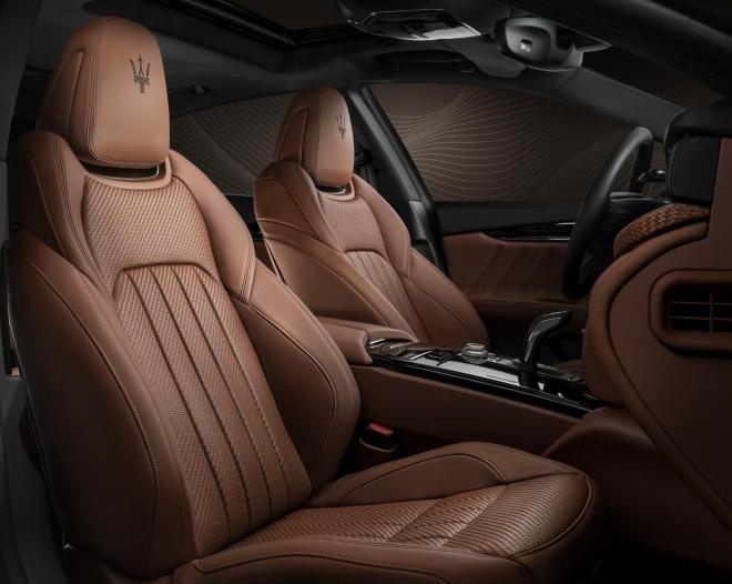Imagen interior del Maserati Royale.