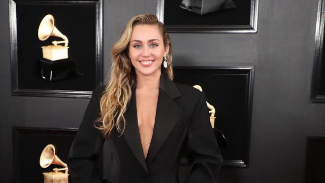 Miley Cyrus en los Grammy 2019 (Foto: Chelsea Lauren)