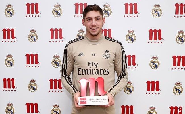 Fede Valverde recoge el premio (Foto: RM).