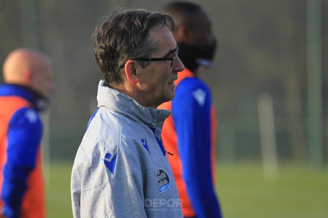 Fernando Vázquez en la Ciudad Deportiva de Abegondo (Foto:RCD)