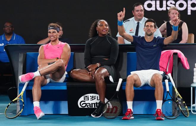 Rafa Nadal, Serena Williams y Novak Djokovic, durante el partido de exhibición solidario por los incendios en Australia (Foto: EFE).