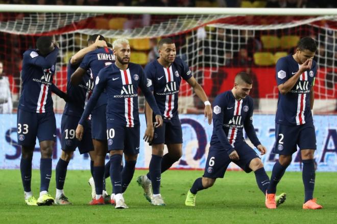 Los jugadores parisinos celebrando uno de los goles.