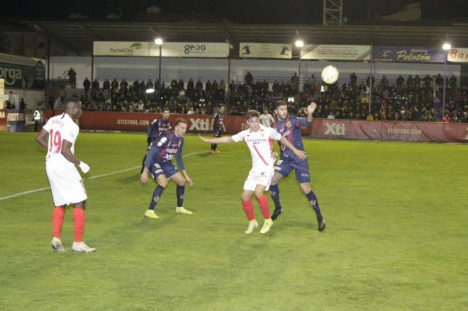 Imagen del partido entre el Yeclano y el Sevilla Atlético (foto: SFC).