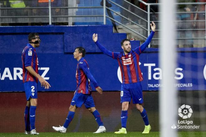Edu Expósito celebra su gol al Atleti (Foto: LaLiga).