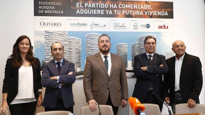 Los representantes que comprarán el solar de Mestalla (Foto: Valencia CF)