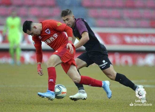 Bogdan presiona a un rival (Foto: LaLiga).
