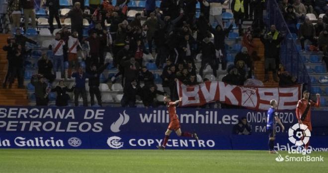 Saveljich celebra su gol en el Ponferradina-Rayo (Foto: LaLiga).