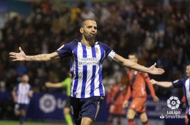 Yuri de Souza celebra su gol en el Ponferradina-Rayo (Foto: LaLiga).