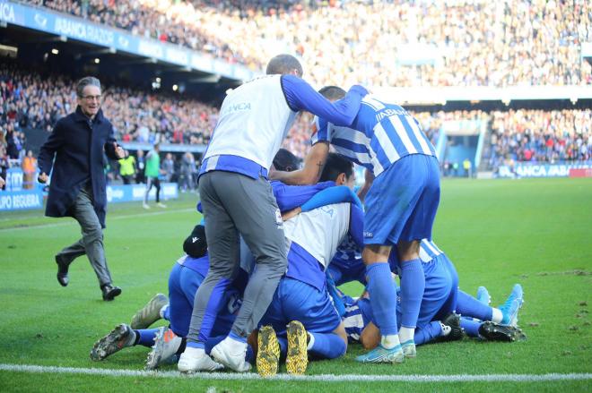 Celebración del gol de Sabin Merino ante el Cádiz (Foto: Iris Miquel).