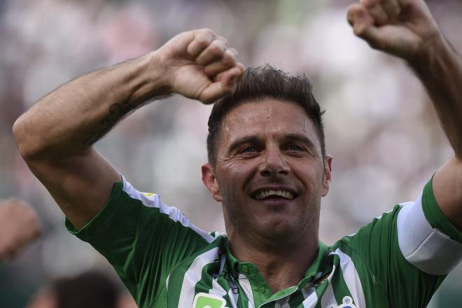 Joaquín, celebra un gol (Foto: Kiko Hurtado).