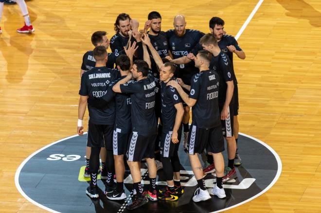 El RETAbet Bilbao Basket festejaba en Miribilla su pase a la Copa ACB (Foto: Edu del Fresno).