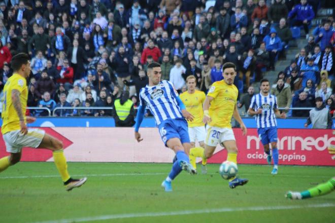 Acción del gol de Sabin Merino ante el Cádiz (Foto: Iris Miquel).