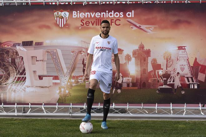 Presentación de En-Nesyri con el Sevilla FC. (Foto: Kiko Hurtado).