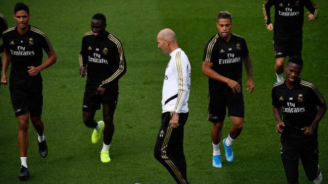 Mariano, junto a Zidane, durante un entrenamiento con el Real Madrid.