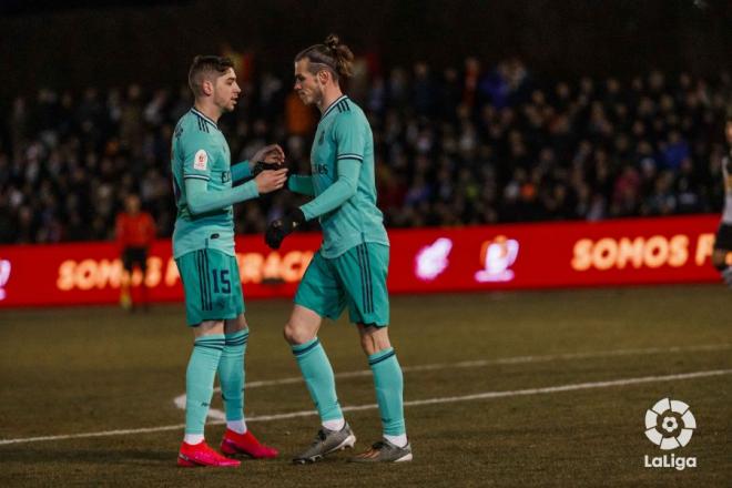 Bale, junto a Valverde, tras anotar su gol (Foto: LaLiga).
