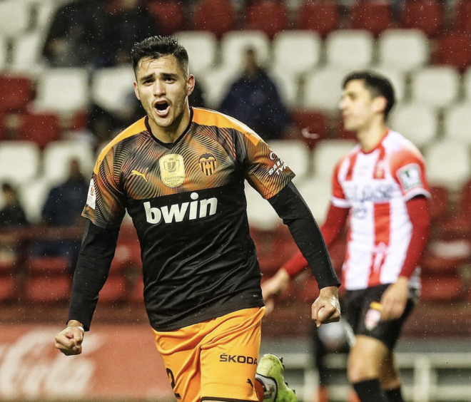 Maxi Gómez celebra su gol en Logroño (Foto: Lázaro de la Peña / VCF)