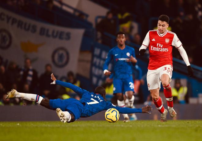 Martinelli, en un partido frente al Chelsea pugnando con Kanté (Foto: @Arsenal).