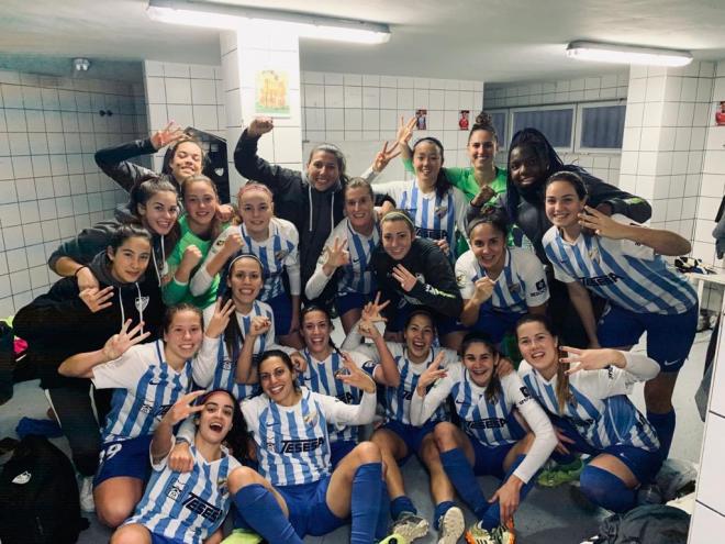 Celebración del Málaga CF Femenino en el vestuario.