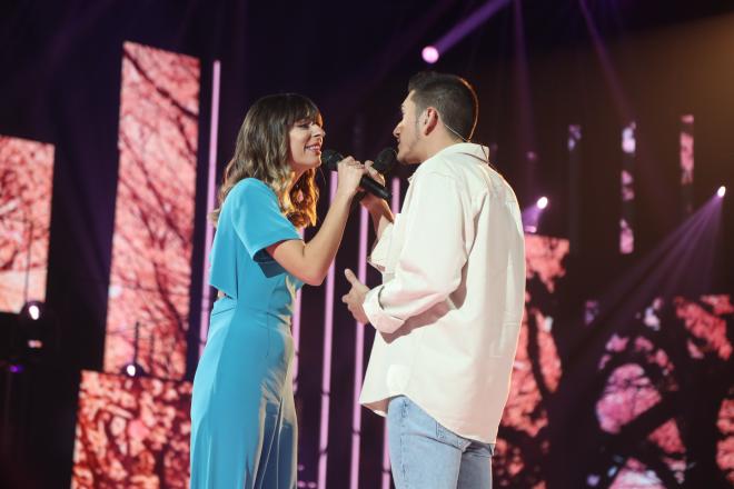 Bruno y Maialen cantan Sinmigo en la Gala 1 de OT (Foto: RTVE).