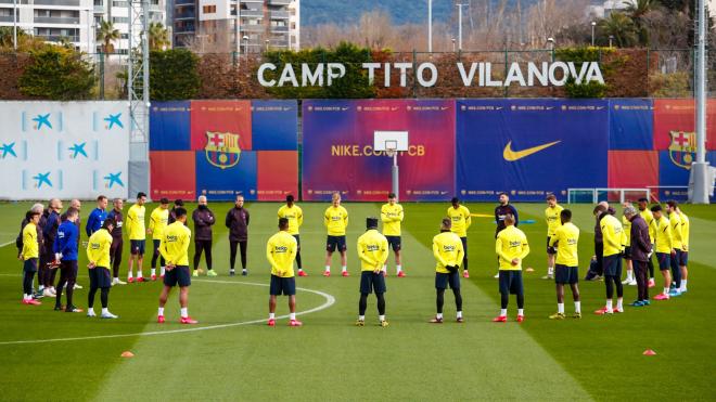 Los jugadores del Barcelona guardaron un minuto de silencio (Foto: FCB).