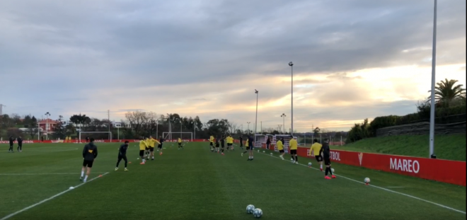 Entrenamiento del Sporting de Gijón en Mareo (Foto: Luis Manso)