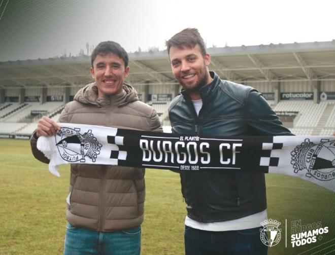 Galder Cerrajería junto al director deportivo del Burgos, Michu, en El Plantío (Foto: Burgos CF).