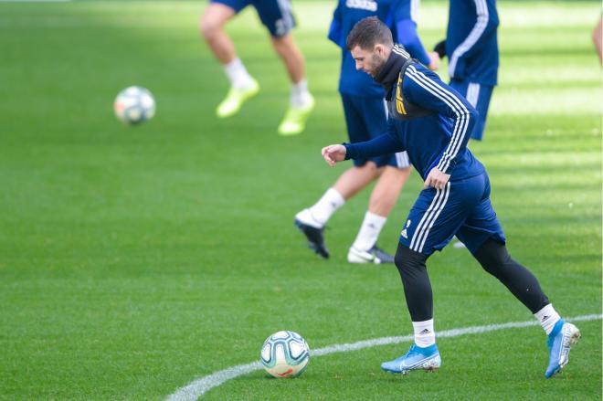 Rodri Ríos, durante un entrenamiento del Oviedo en El Requexón (Foto: ROV).