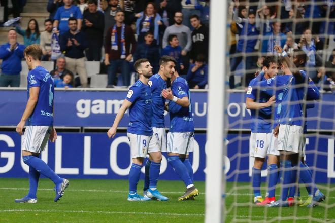 Ibra celebra uno de los goles junto a sus compañeros (Foto: Luis Manso).