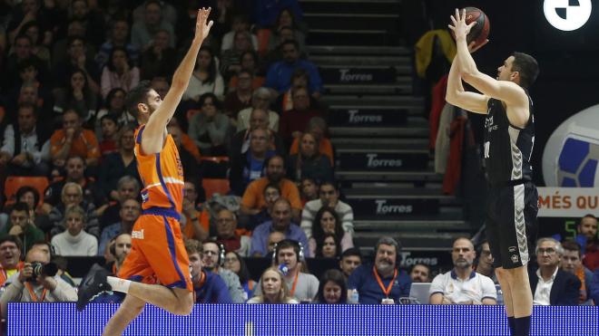 Rafa Martínez ante el Valencia Basket (Foto: ACB)