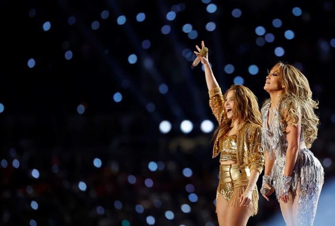 La actuación conjunta de Shakira y Jennifer López en la Super Bowl.