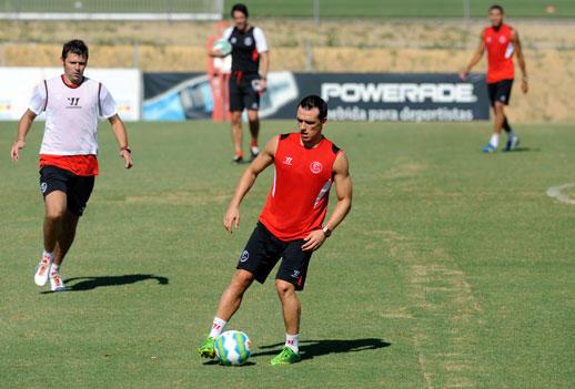 Trochowski, entrenando con el Sevilla FC.