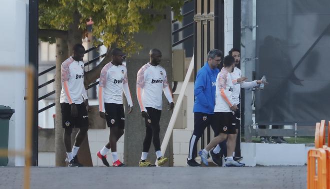 Entrenamiento del Valencia CF con el punto de mira en el Getafe (Foto: David González)