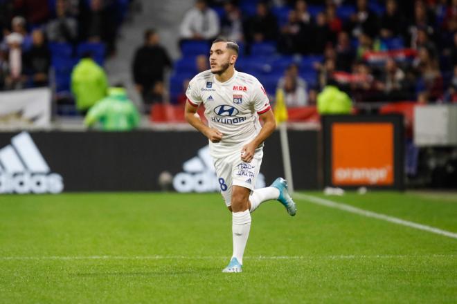 Cherki, pretendido por el Real Madrid, celebra el gol con el Olympique de Lyon.
