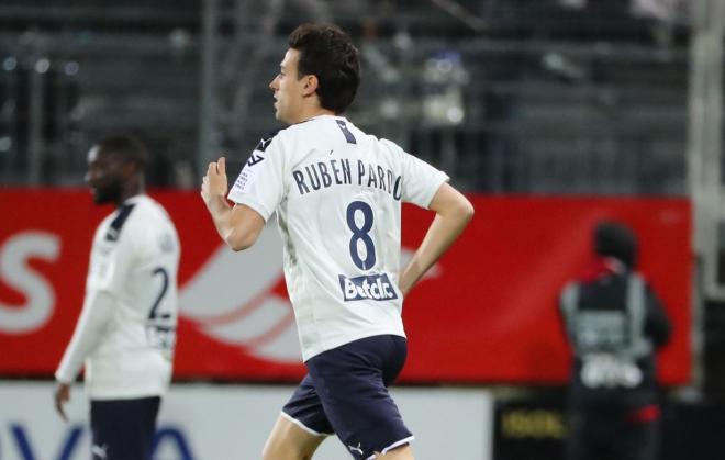 Rubén Pardo en acción en su debut en la Ligue 1 (Foto: Girondins de Burdeos).