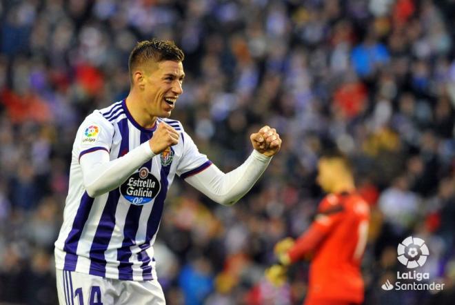 Alcaraz celebra su gol en el Real Valladolid-Villarreal (Foto: LaLiga).