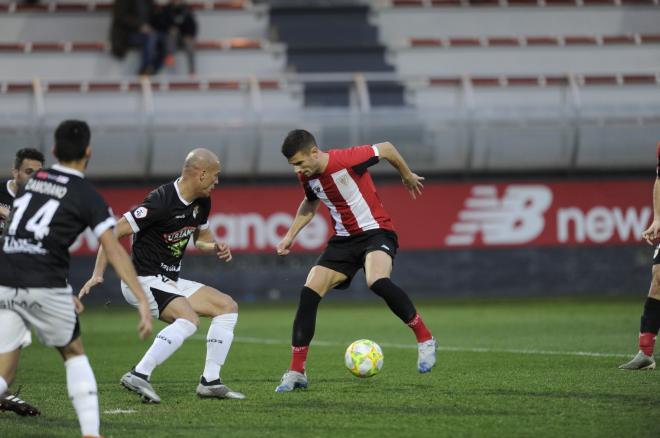 Guruzeta marcó el primero del Bilbao Athletic tras una gran acción de Morcillo (Foto: Athletic Cl