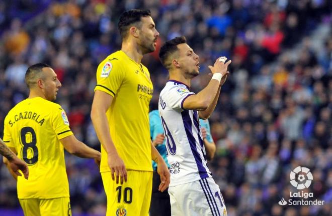 Óscar Plano se lamenta durante el Real Valladolid-Villarreal (Foto: LaLiga).
