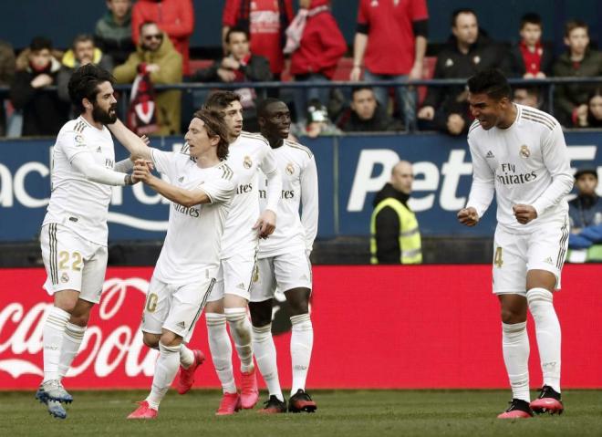 Los jugadores del Real Madrid celebran el gol de Isco (Foto: EFE).
