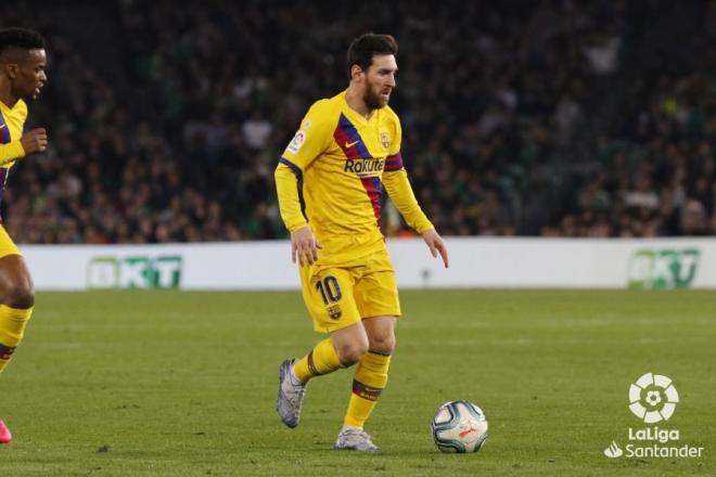Messi, sobre el césped del Benito Villamarín (Foto: LaLiga).