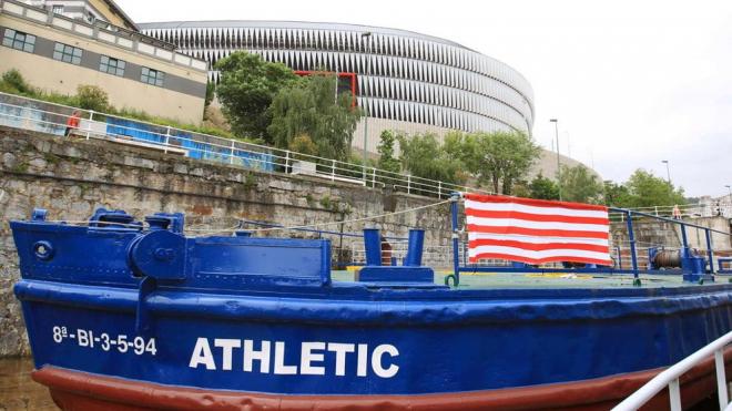 La gabarra Athletic podría volver a navegar por la Ría si se gana la final de Copa.