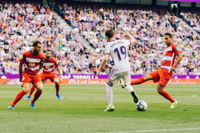 Toni Villa, en el encuentro de la primera vuelta ante el Granada CF en Zorrilla (Foto: Real Valladolid)