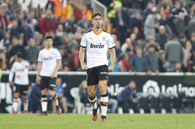 Gabriel Paulista será baja por sanción en el Real Sociedad-Valencia CF (Foto: David González).