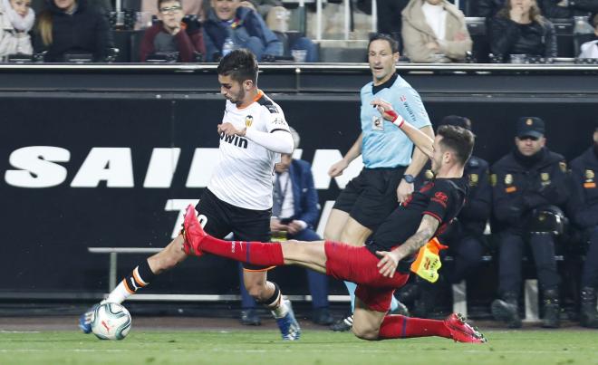 Ferran Torres fue de los mejores en el Valencia-Atlético (Foto: David González).