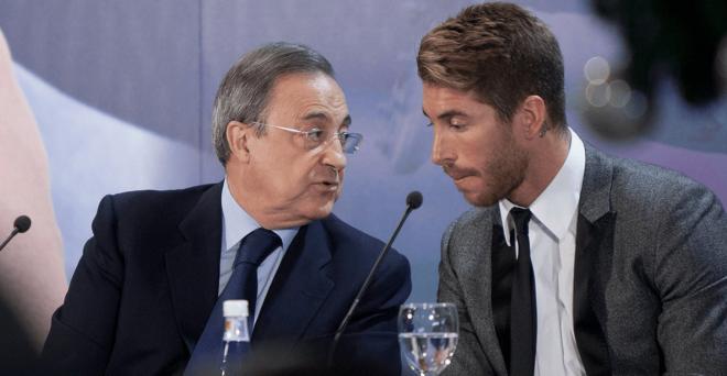 Florentino Pérez y Sergio Ramos, durante una rueda de prensa con el Real Madrid.