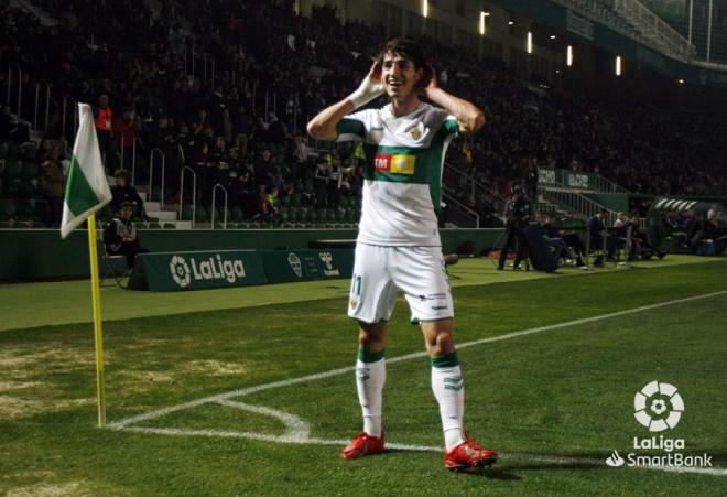 Pere Milla celebra su gol en el Elche-Real Zaragoza (Foto: LaLiga).