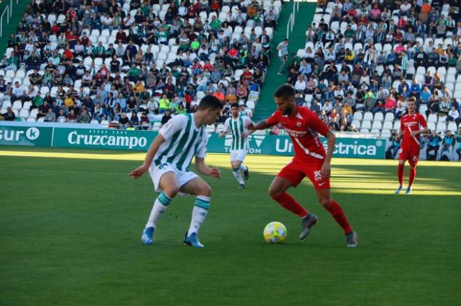 Imagen del partido entre el Córdoba y el Sevilla Atlético (foto: María Pozo).