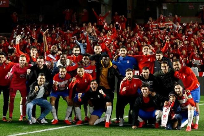 El Granada y sus aficionados celebran el pase a las semifinales de Copa (Foto: Granada CF).