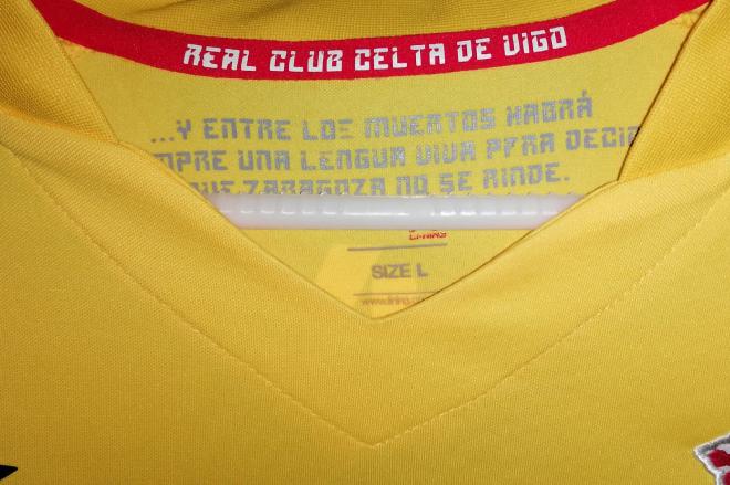 Camiseta de Javi Varas con el lema del Real Zaragoza (Foto: A.B.).